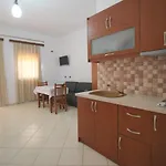 Agushi شقة كساميل